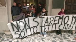 Crollo allIstituto CapelliniSauro alla Spezia protesta degli studenti 30092024 [upl. by Edi]