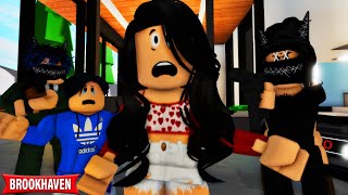 MY MOM KILLED MY FAMILY ROBLOX BROOKHAVEN CoxoSparkle [upl. by Hgiel77]