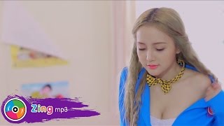 Yêu Anh Cứ Để Em  Song Thư MV [upl. by Joleen]