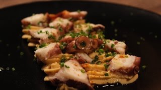 Hummus de garbanzos con pulpo a la gallega [upl. by Amme]