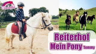 Auf dem Reiterhof 🐴 Mein Pferd Tommy Reiten lernen ohne Zügel  Pony putzen amp Galopp  Clarielle [upl. by Yaffit247]