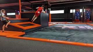 Jump Galaxy  Düsseldorf  Dez 2022  Trampolinhalle  Trampolinpark [upl. by Ahsieit6]