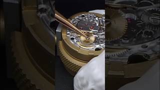 A quick look at the assembly of a Rolex movement 👉🏻⌚️ [upl. by Eelyab]