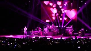 AVRIL LAVIGNE  HELLO KITTY  AUDITORIO TELMEX [upl. by Nita332]