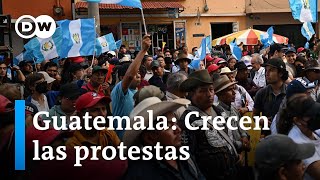 Manifestantes piden la renuncia del fiscal general en Guatemala [upl. by Ennyrb]