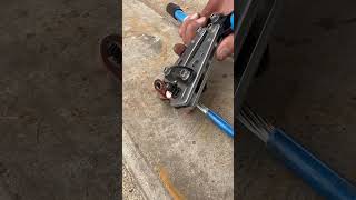 Multifunctional bearing disassembly puller save time labor and labor Maintenance worker tool [upl. by Cara]