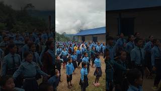 Students clapping in prayer बिध्यार्थीहरु प्राथनामा पिटि गर्दै shortvideo viralvideo [upl. by Ordisi]