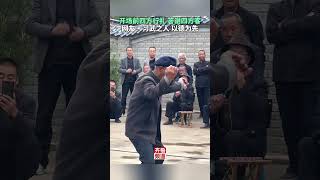 86岁老人在庙会上即兴表演武术，开场行四方礼 shorts [upl. by Brody]