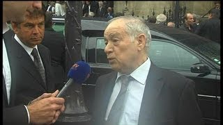 Obsèques de Thierry Roland  Eugène Saccomano déplore la perte de son quotcopainquot [upl. by Hui]