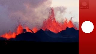 Video Iceland volcano spews lava fountains of up to 100m Bardarbunga eruption [upl. by Inna]