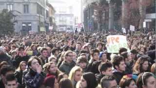 La protesta degli studenti invade Busto Arsizio [upl. by Issiah]