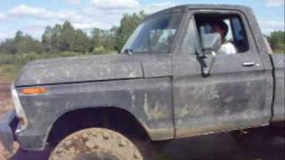 1979 Ford F150 Mudding 400m on 38quot Swampers 2 [upl. by Neehsuan]