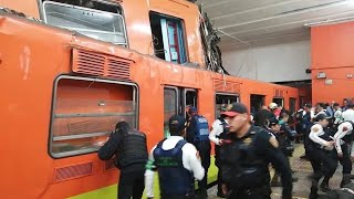 Usuarios narran cómo ocurrió el choque del Metro en Tacubaya [upl. by Rtoip]