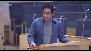 Ardalan Shekarabi S Debatterade nedläggningen av Uppsalapendeln med finansministern [upl. by Euton]