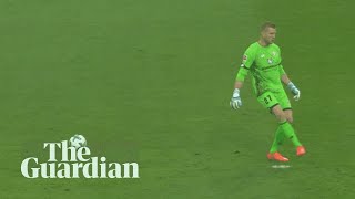 Mainz goalkeeper takes his eye off the ball attempting to play a pass [upl. by Imaj]