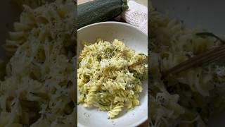 Pâtes aux courgettes 🥒 repas végétarien économique [upl. by Hedy]