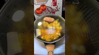 Food tutorial Make your own popcorn Learn how to make it and try it It’s so delicious that you c [upl. by Allegra]