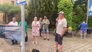 Heute MorgenDemo vor dem MDR in Leipzig gegen die einseitige AltparteienNATO EUBerichterstattung [upl. by Nylcoj107]