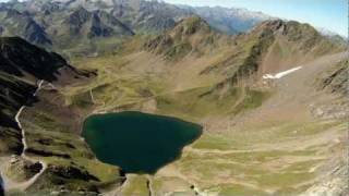 Vol en parapente du pic du midi dans les Pyrénées [upl. by Sadnac]