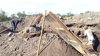 Miners Managed To Sift The Crumbling Sand From The Sand Cliffs [upl. by Anum]