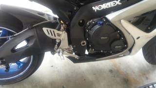 2006 GSXR 600 Taking off stock exhaust straight pipe sound  revs [upl. by Asennav]