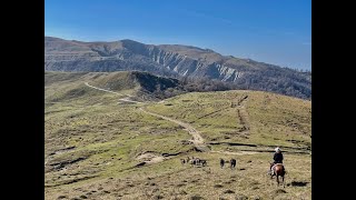 Horse riding trail Georgia Tusheti Randonnée équestre Géorgie Touchétie [upl. by Macri]