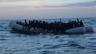 Las llegadas de migrantes a España por el Mediterráneo aumentan un 126 en 2018 [upl. by Allwein472]