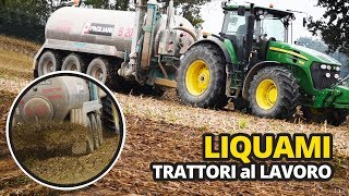 Trattori al lavoro John Deere 7830 con spandiliquame [upl. by Doralia]