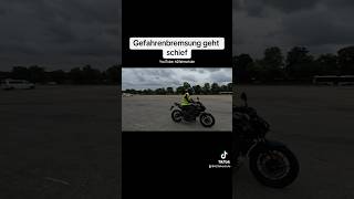 Gefahrenbremsung geht schief😱 shorts fahrschule fahrschüler motorrad ausbildung fahrstunde [upl. by Larual]