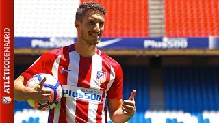 Presentación de Vrsaljko en el Vicente Calderón  Presentation of Vrsaljko at the Vicente Calderón [upl. by Schreiber]