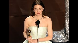 Emma Stone Quotes Taylor Swift Lyric in Emotional Second Oscar Win Thanking Daughter oscar [upl. by Hairahcez]