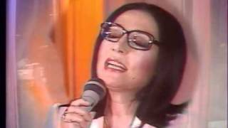 Nana Mouskouri  Lamour en héritage  Champs Elysées 16th March 1985 [upl. by Odawa810]