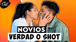 VERDAD O SHOT NOVIOS 🔥  CONFESIONES ENTRE PAREJAS Thecasttv [upl. by Indyc]