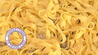 Tagliatelles au parmesan et au jambon [upl. by Atiuqrahc]