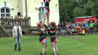 Cheerleaderki a zarazem uczennice Gimnazjum Łęg Tarnowski w akcji [upl. by Mirielle]