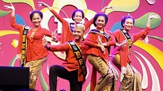 Culturele Dansgroep uit Malang Indonesië Tong Tong Fair 2018 Pasar MalamDen Haag 25 mei 2018 [upl. by Toor]