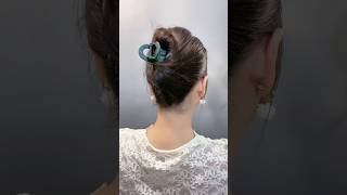 Right way to use clutcher😍hairstylehair easyhairstyleyoutubeshorts ytshortsyoutubefeedviral [upl. by Harrus]