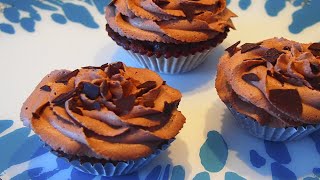 Cupcakes de Chocolate en 5 minutos Microondas  Receta Facil [upl. by Nikolas203]