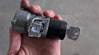 Mercedes 123 steering lock removal [upl. by Beatty]