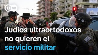 Hombres judíos ultraortodoxos se enfrentan a la policía israelí [upl. by Oigile]