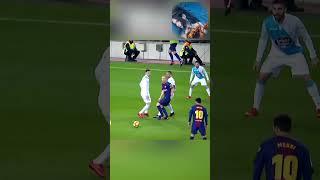 Andres Iniesta  La Croqueta super skills nhacchill football iniesta soccer [upl. by Aivatnahs]