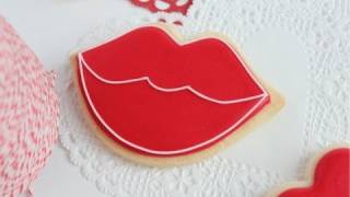 How to Outline and Fill in Cookies with Royal Icing [upl. by Angelina]