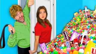 8 FAÇONS DE FAIRE PASSER DES BONBONS DEVANT SES PARENTS [upl. by Anala]