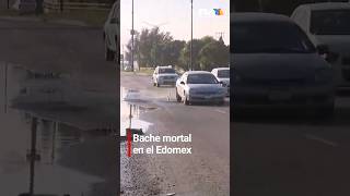 ¡Impactante video Automovilista cae en bache en Ecatepec durante transmisión de TV Azteca [upl. by Emirej679]