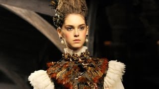 Chanel PreFall 20132014 FULL Fashion Show Metiers dArt quotParisEdimbourgquot  FashionTV [upl. by Aserehtairam]