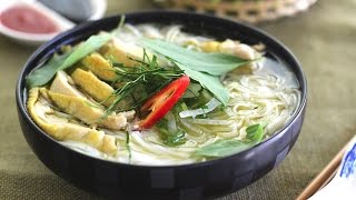 How to make Pho Ga Vietnamese chicken Pho [upl. by Nalid]