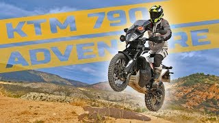 KTM 790 Adventure 2019  Prueba a fondo [upl. by Adnawak]