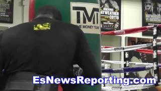 Adrien Broner Working Out For Porter at Mayweather Boxing Club  EsNews [upl. by Eagle818]