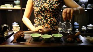 The Chinese Tea Company  Brewing Puer Cha [upl. by Hayden44]