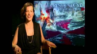 Milla Jovovich hablando en Español presentando ResidentEvil 5 [upl. by Aholla]